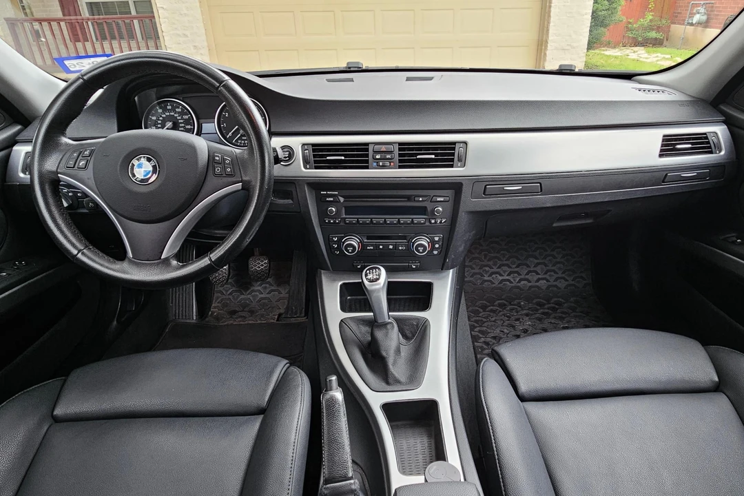 2009 BMW E90 3 Series Sedan - Image 28 of 31