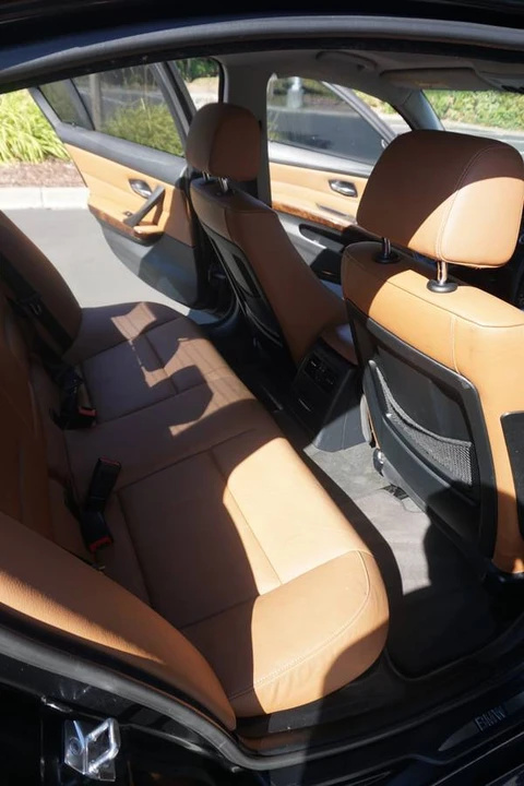 2009 BMW E90 3 Series Sedan - Image 13 of 15