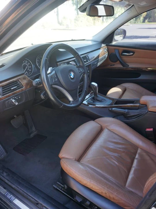 2009 BMW E90 3 Series Sedan - Image 9 of 15