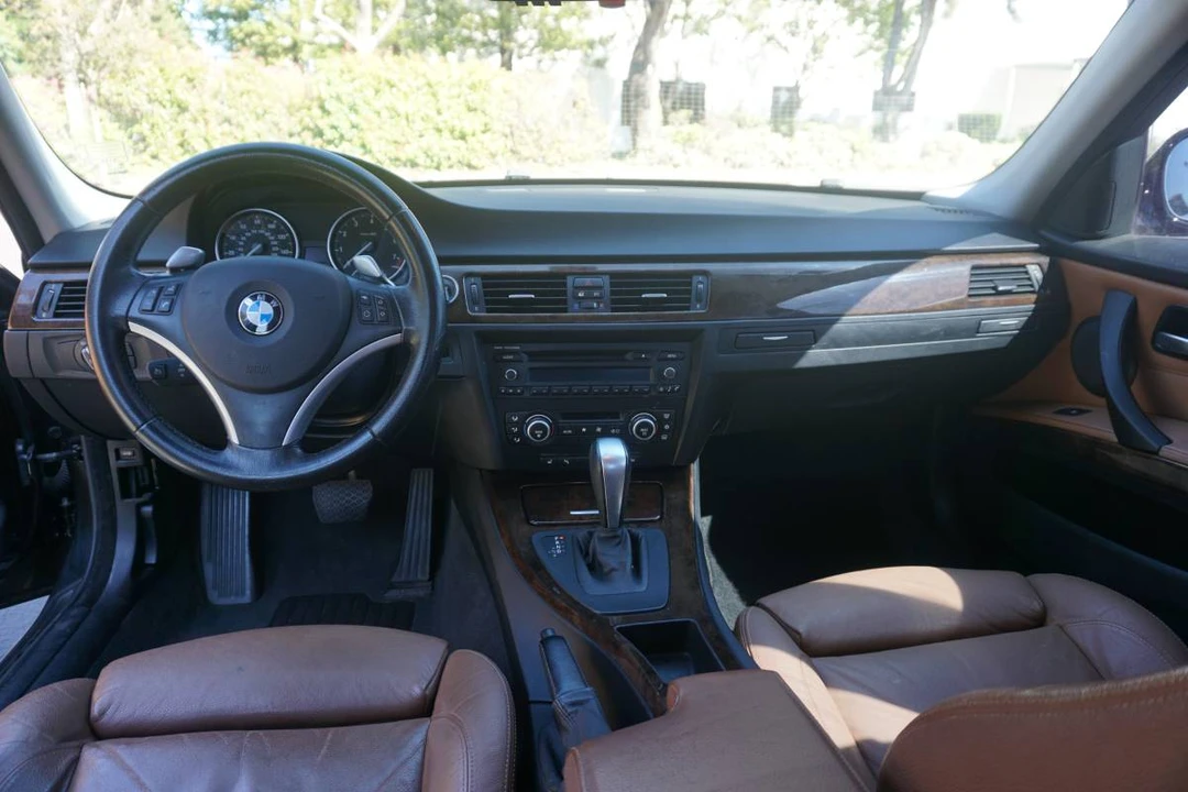 2009 BMW E90 3 Series Sedan - Image 11 of 15