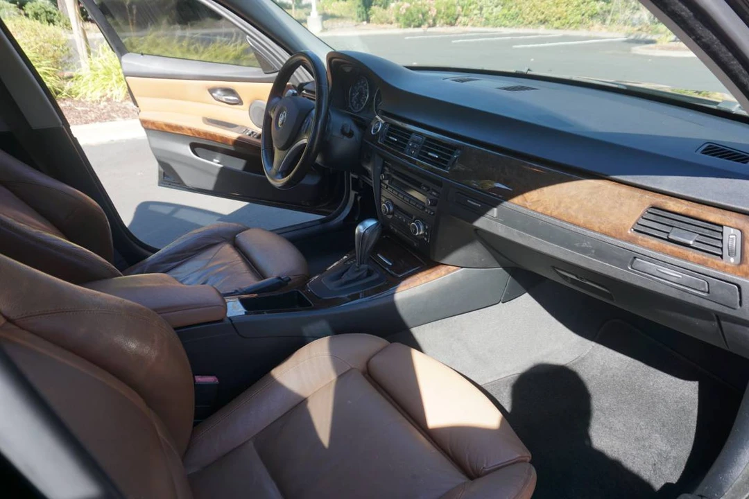 2009 BMW E90 3 Series Sedan - Image 12 of 15