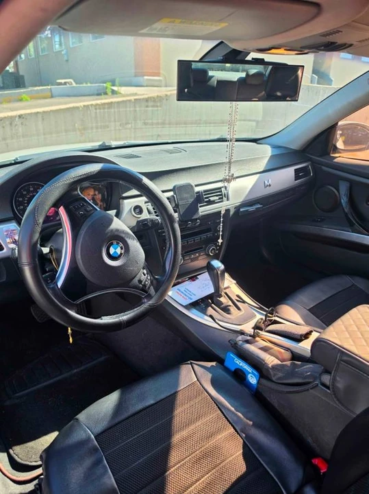 2009 BMW E90 3 Series Sedan - Image 7 of 10