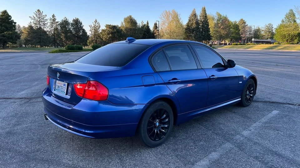 2009 BMW E90 3 Series Sedan - Image 3 of 19
