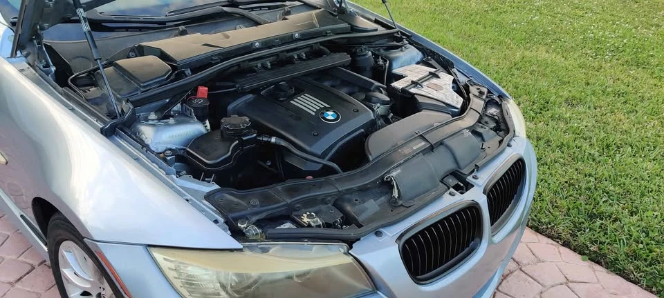 2009 BMW E90 3 Series Sedan - Image 9 of 10