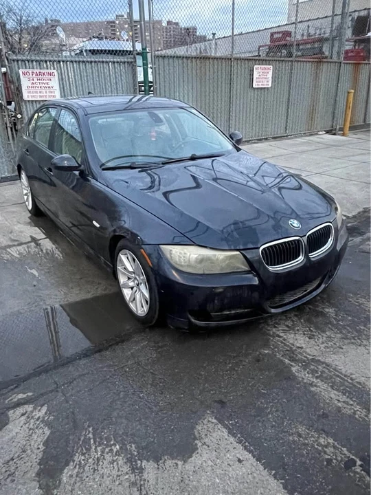 2009 BMW E90 3 Series Sedan - Image 2 of 9