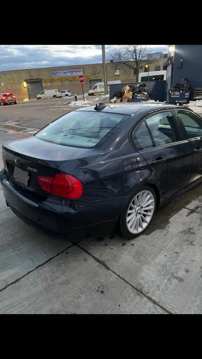 2009 BMW E90 3 Series Sedan - Image 5 of 9
