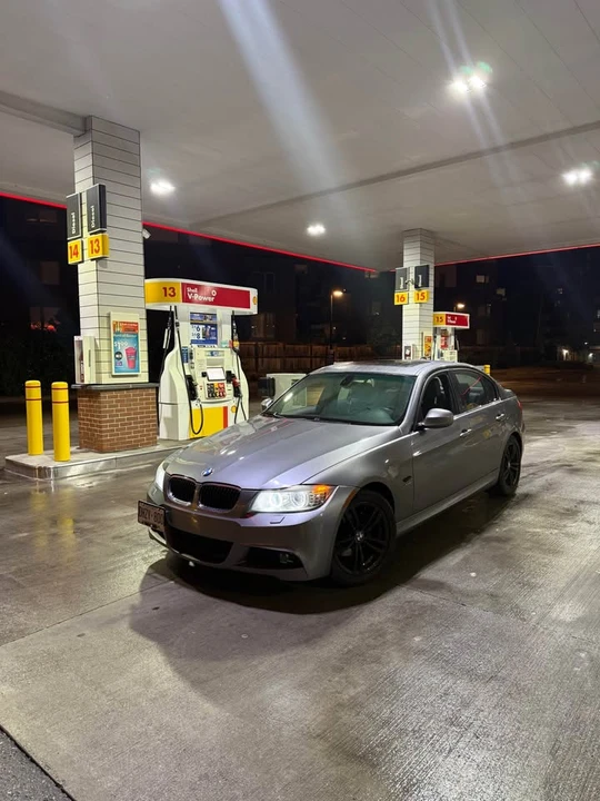 2009 BMW E90 3 Series Sedan - Image 2 of 17