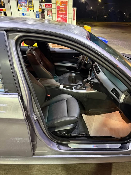 2009 BMW E90 3 Series Sedan - Image 8 of 17