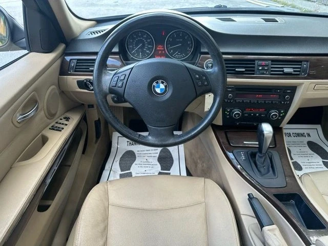2009 BMW E90 3 Series Sedan - Image 14 of 21