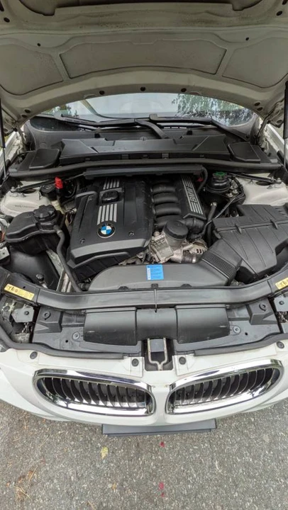 2009 BMW E90 3 Series Sedan - Image 4 of 11