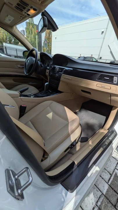 2009 BMW E90 3 Series Sedan - Image 10 of 11