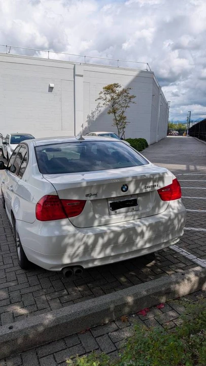 2009 BMW E90 3 Series Sedan - Image 6 of 11