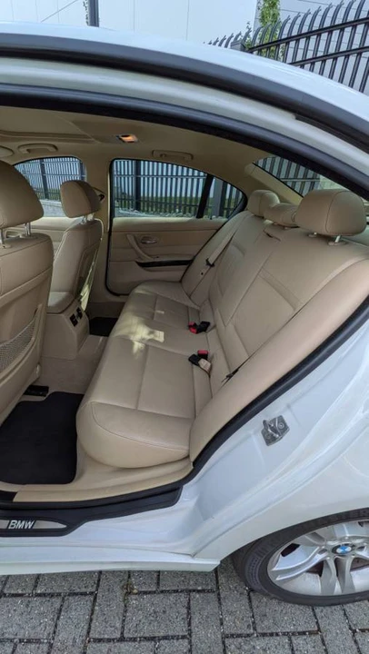 2009 BMW E90 3 Series Sedan - Image 8 of 11