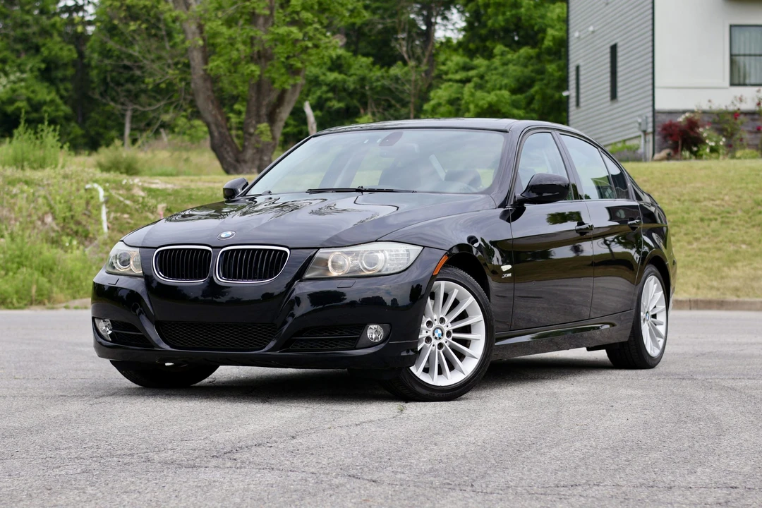 2009 BMW E90 3 Series Sedan - Image 3 of 31