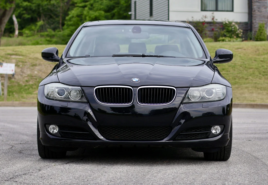 2009 BMW E90 3 Series Sedan - Image 5 of 31