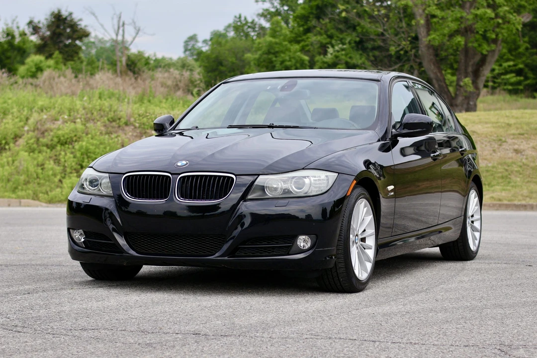 2009 BMW E90 3 Series Sedan - Image 4 of 31