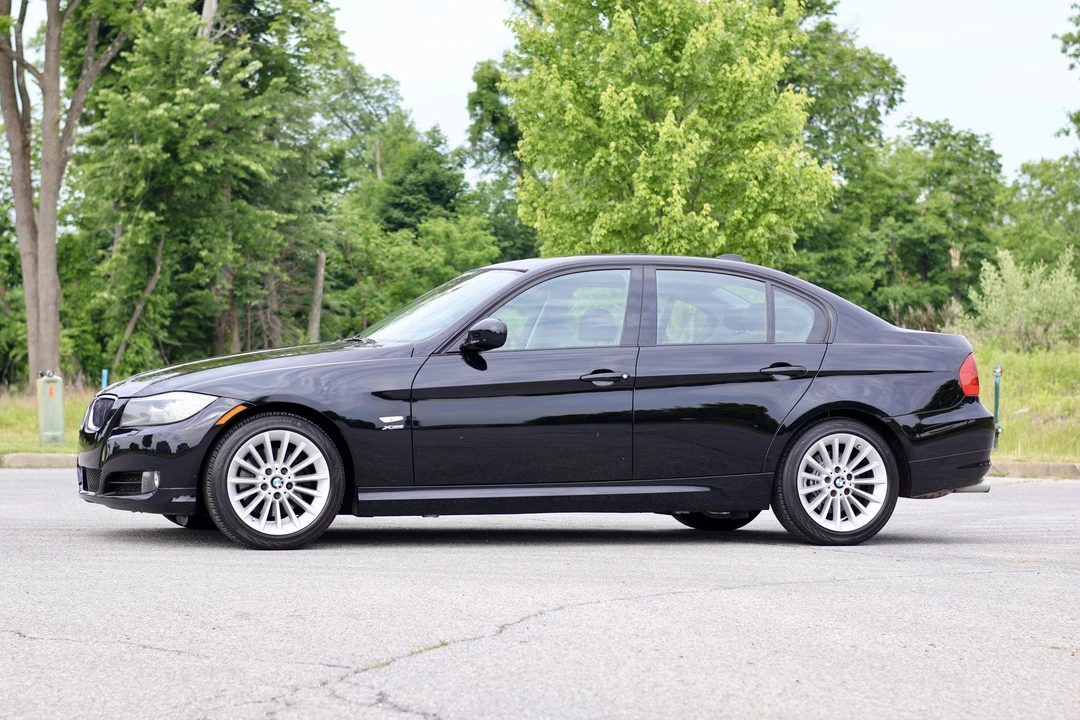 2009 BMW E90 3 Series Sedan - Image 18 of 31