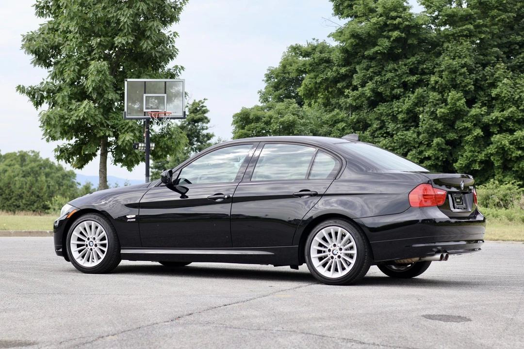 2009 BMW E90 3 Series Sedan - Image 16 of 31