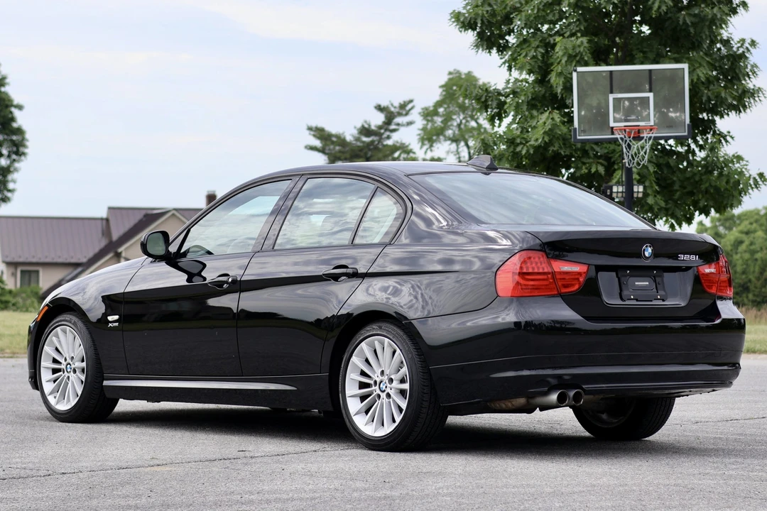 2009 BMW E90 3 Series Sedan - Image 15 of 31