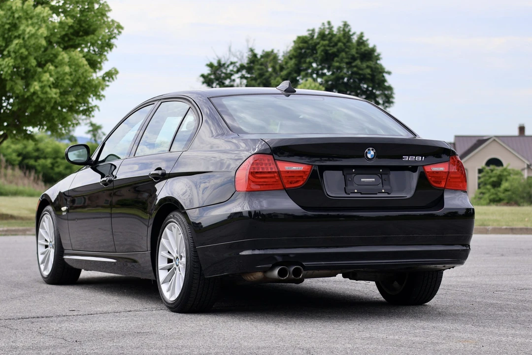 2009 BMW E90 3 Series Sedan - Image 14 of 31