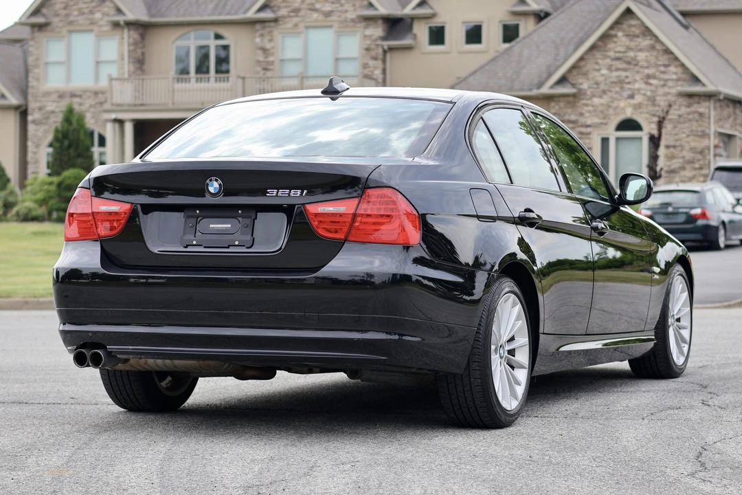 2009 BMW E90 3 Series Sedan - Image 12 of 31