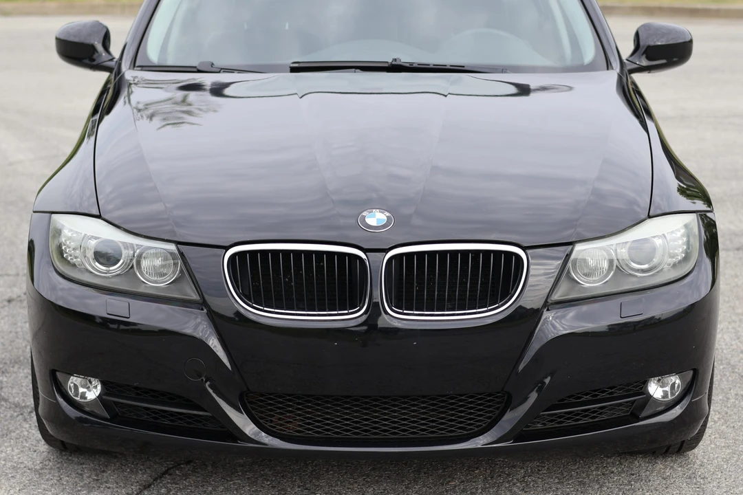 2009 BMW E90 3 Series Sedan - Image 19 of 31