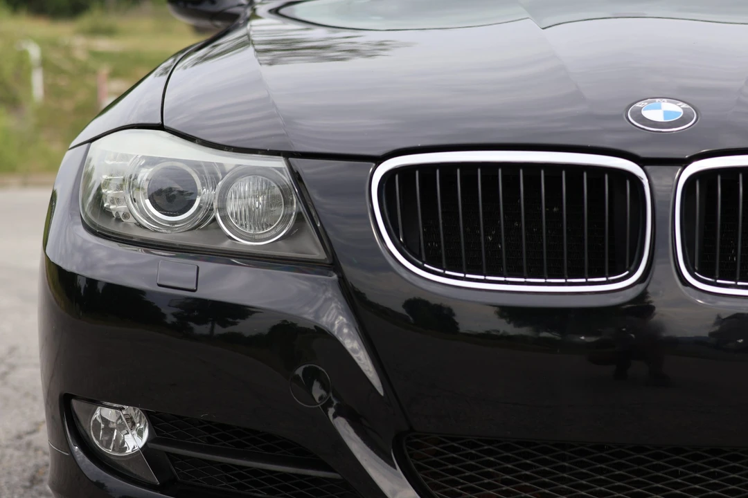 2009 BMW E90 3 Series Sedan - Image 25 of 31
