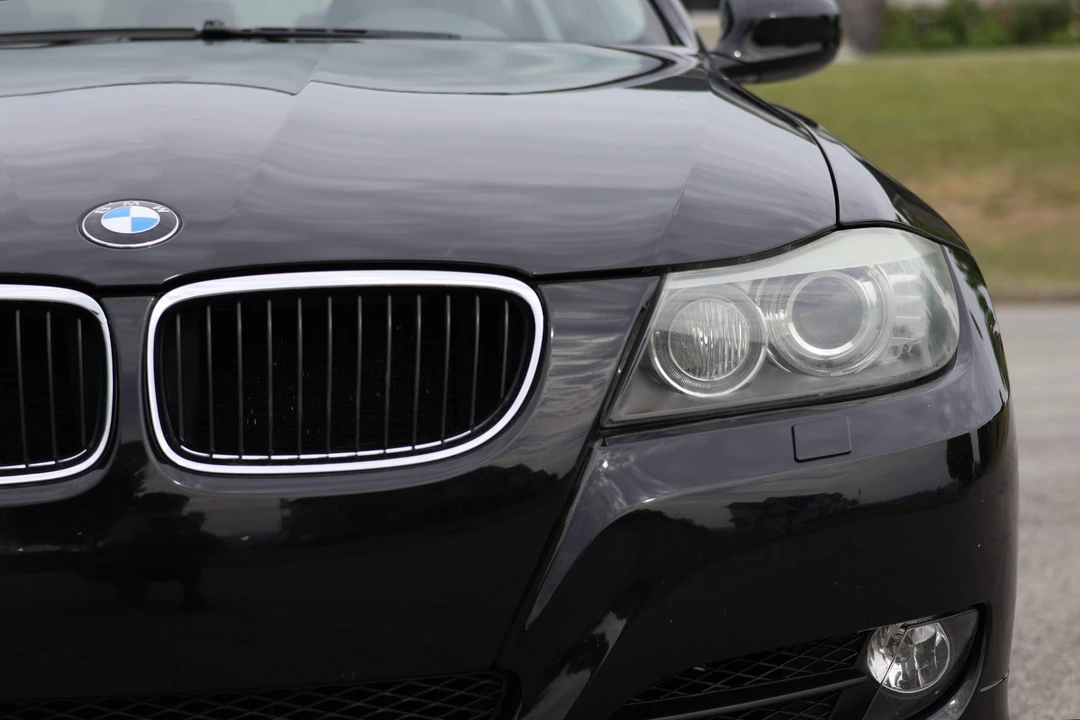 2009 BMW E90 3 Series Sedan - Image 28 of 31