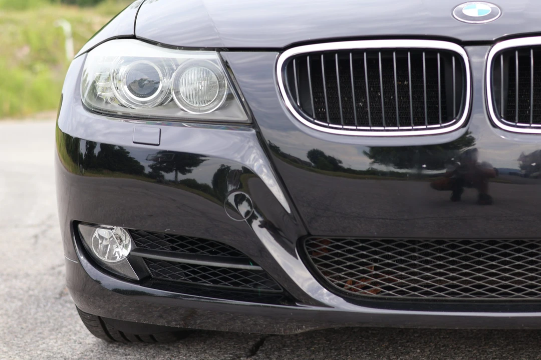 2009 BMW E90 3 Series Sedan - Image 24 of 31