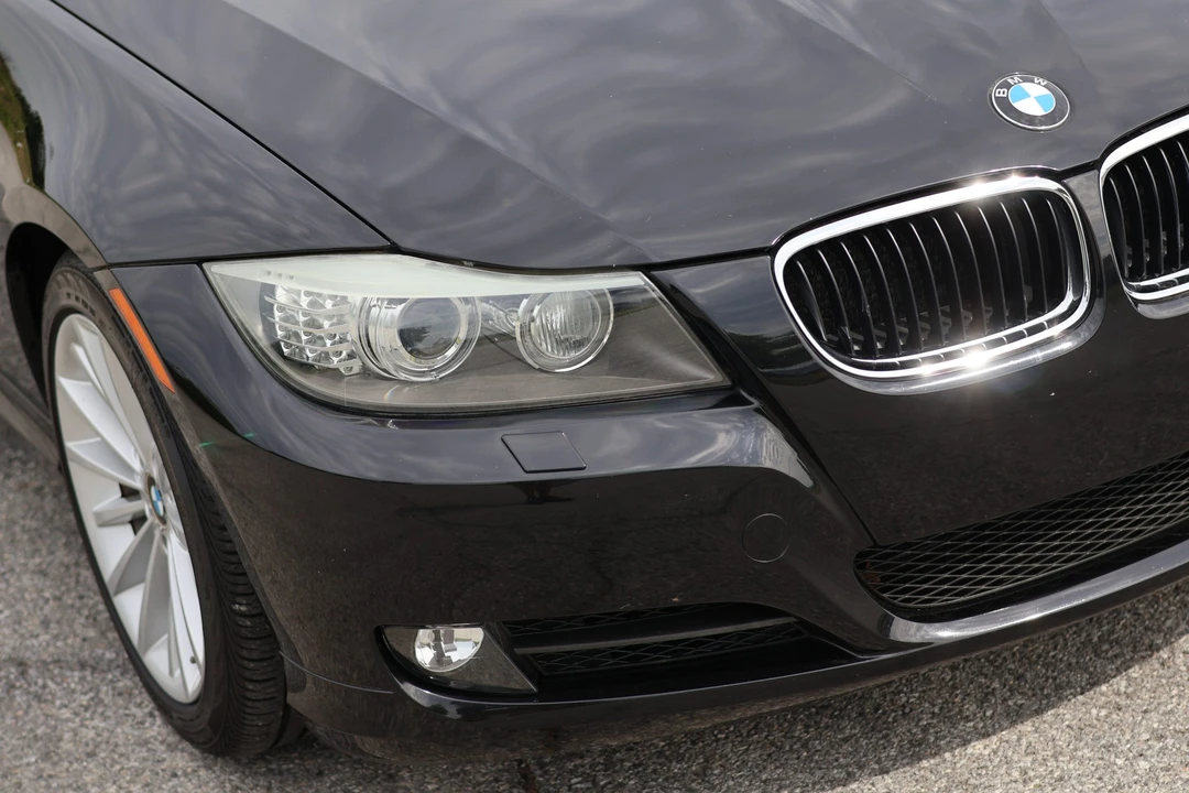 2009 BMW E90 3 Series Sedan - Image 23 of 31
