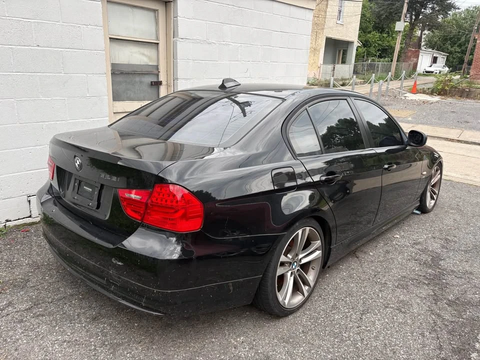 2009 BMW E90 3 Series Sedan - Image 2 of 4