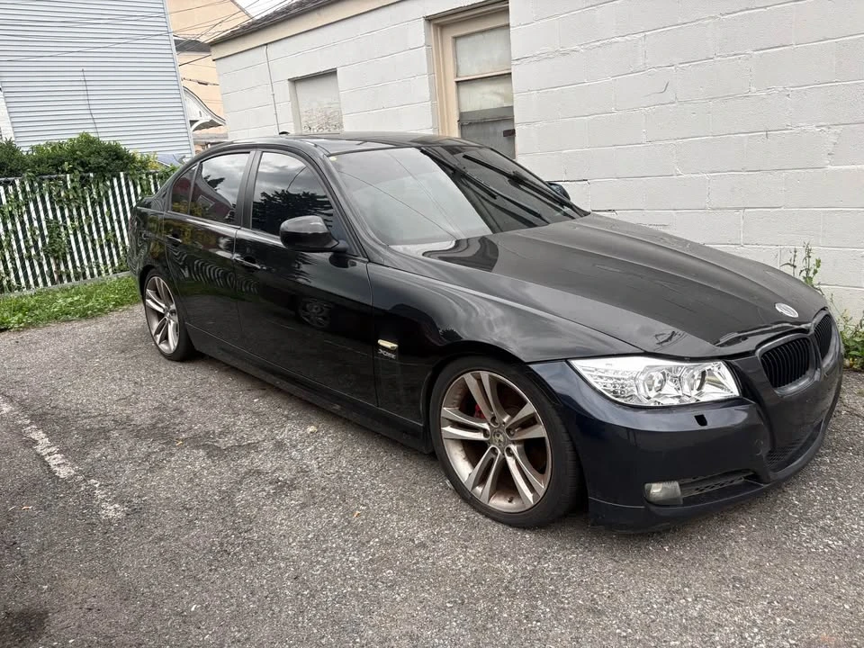2009 BMW E90 3 Series Sedan - Image 3 of 4
