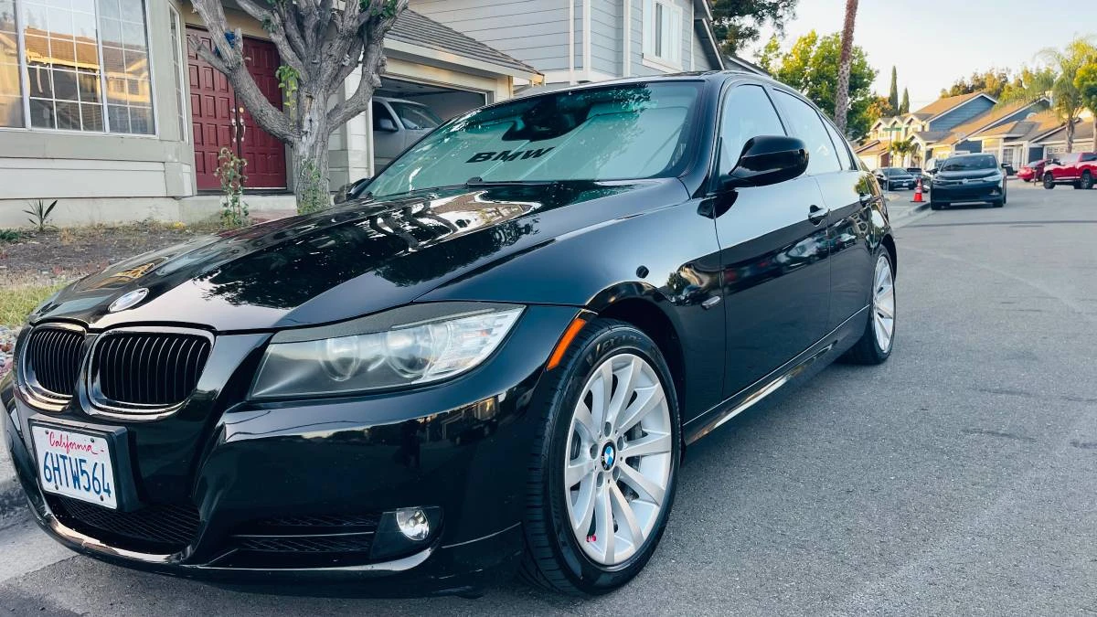 2009 BMW E90 3 Series Sedan - Image 9 of 14