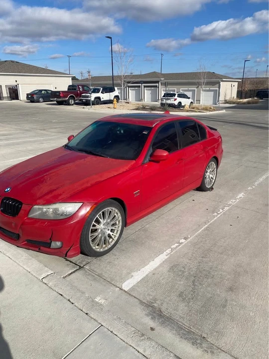 2009 BMW E90 3 Series Sedan - Image 2 of 9