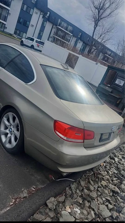 2009 BMW E90 3 Series Sedan - Image 2 of 4