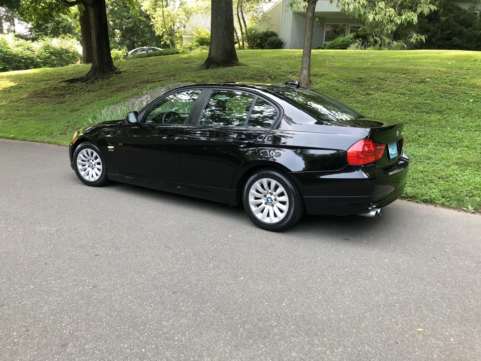 2009 BMW E90 3 Series Sedan - Image 10 of 31
