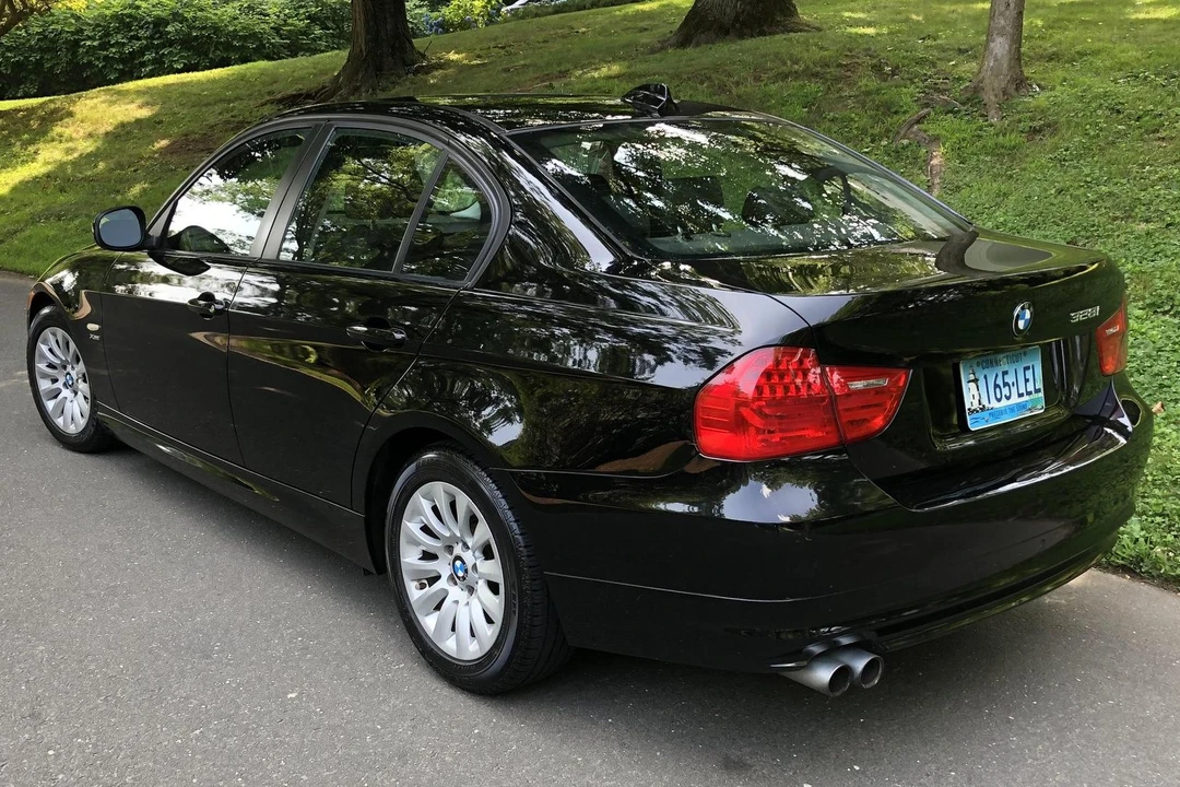 2009 BMW E90 3 Series Sedan - Image 4 of 31