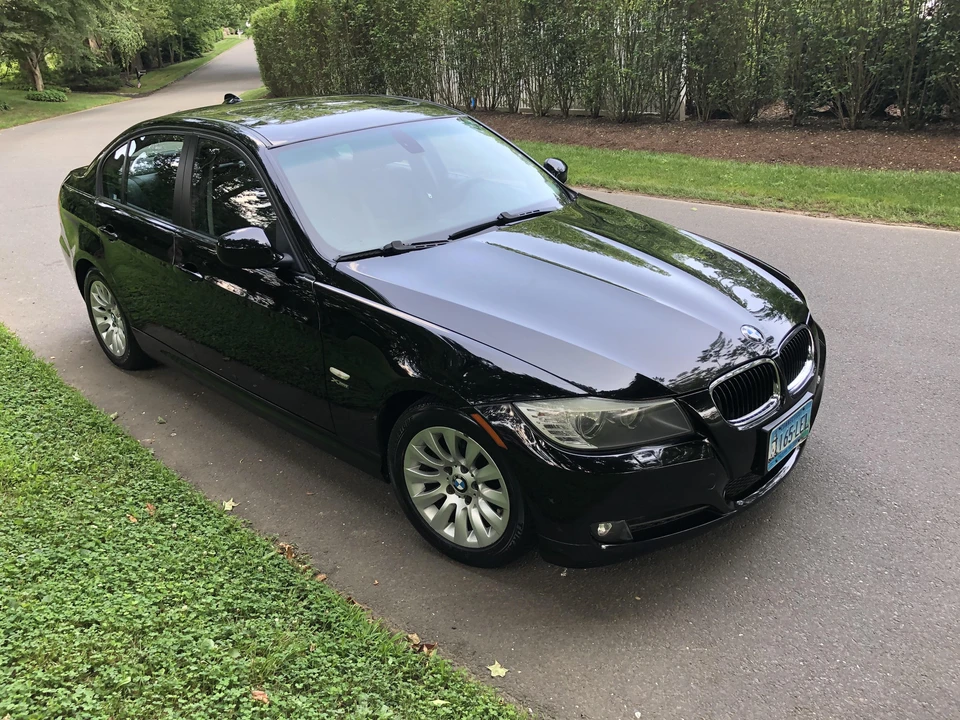 2009 BMW E90 3 Series Sedan - Image 16 of 31