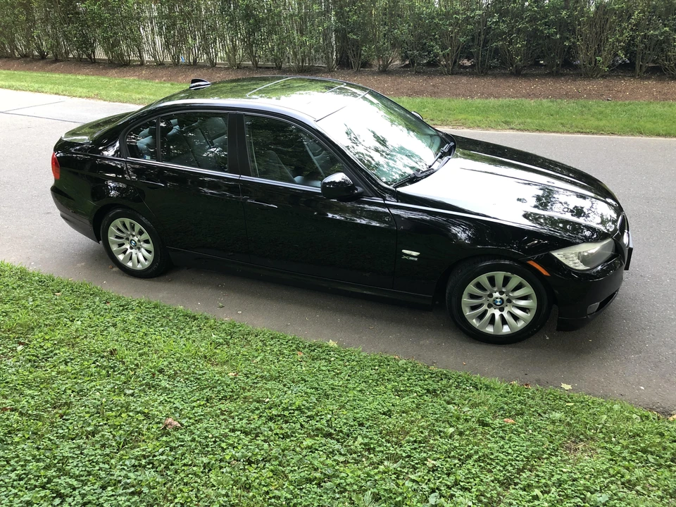 2009 BMW E90 3 Series Sedan - Image 15 of 31
