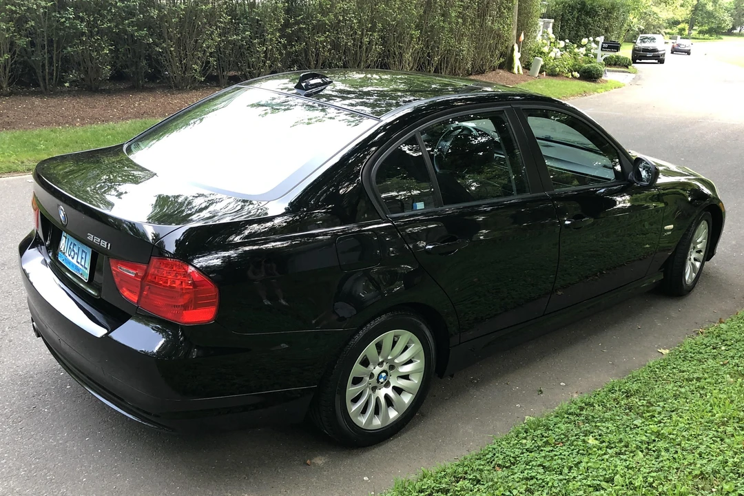 2009 BMW E90 3 Series Sedan - Image 14 of 31