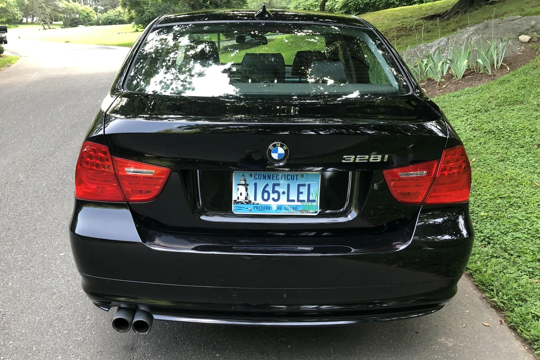 2009 BMW E90 3 Series Sedan - Image 5 of 31