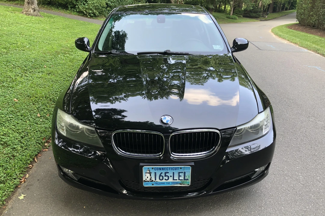 2009 BMW E90 3 Series Sedan - Image 2 of 31