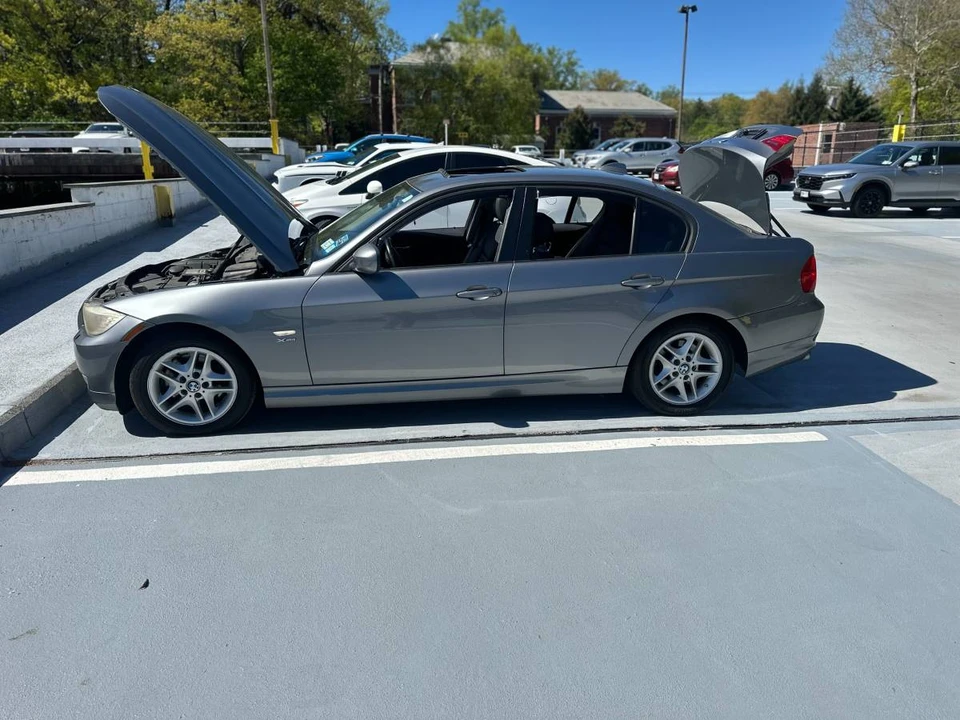 2009 BMW E90 3 Series Sedan - Image 4 of 10