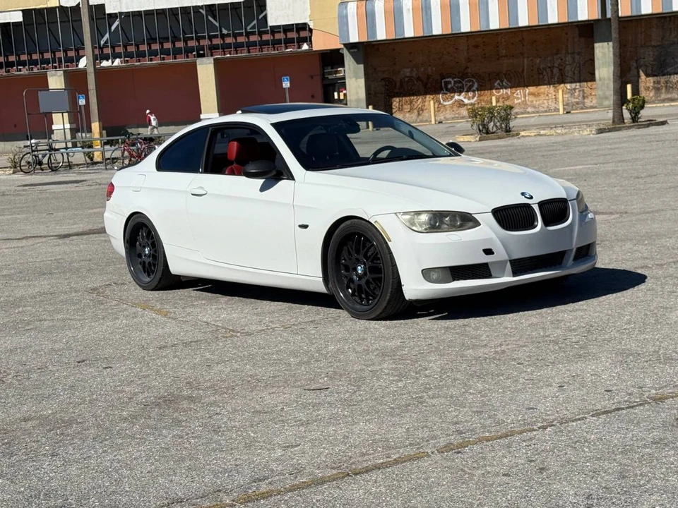 2009 BMW E90 335i Sedan - Image 1 of 21