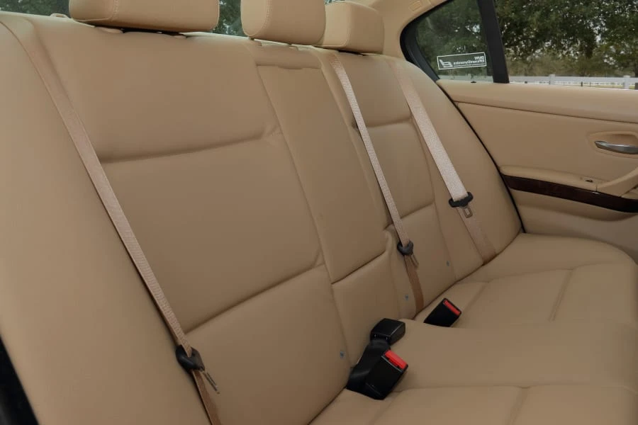2009 BMW E90 3 Series Sedan - Image 16 of 29