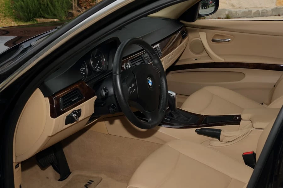 2009 BMW E90 3 Series Sedan - Image 20 of 29
