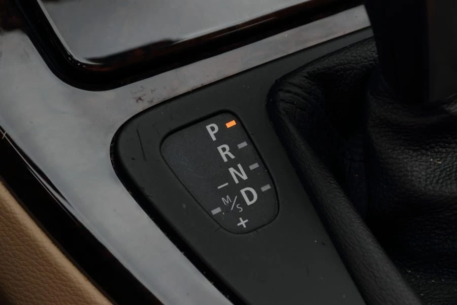 2009 BMW E90 3 Series Sedan - Image 24 of 29