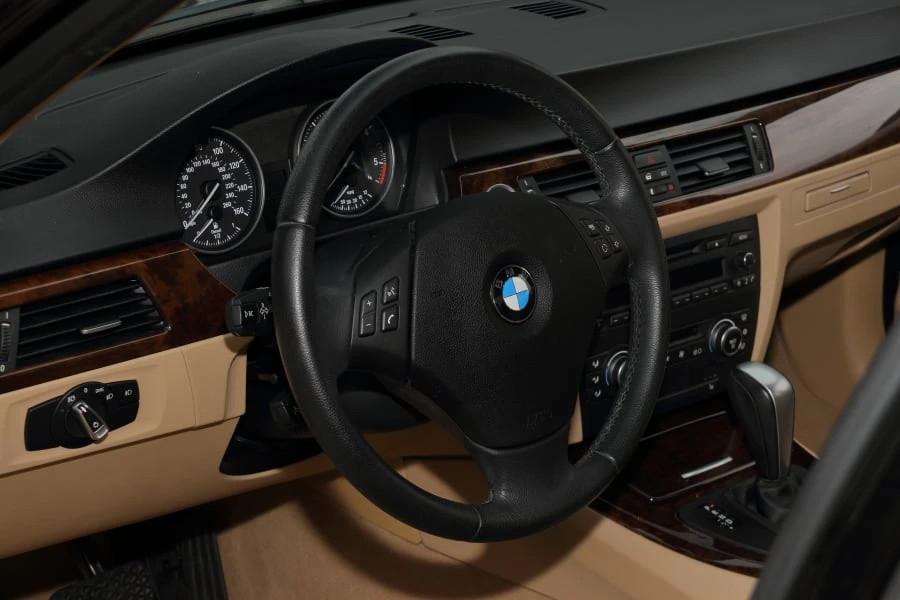 2009 BMW E90 3 Series Sedan - Image 19 of 29