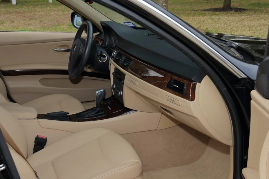 2009 BMW E90 3 Series Sedan - Image 15 of 29
