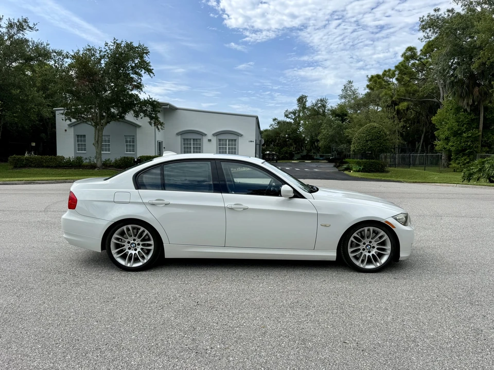 2009 BMW E90 3 Series Sedan - Image 7 of 31
